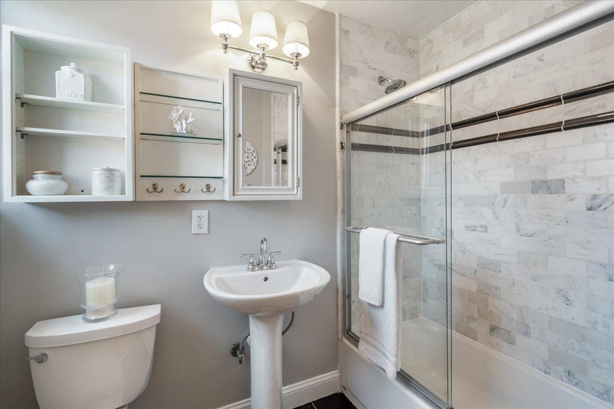 3010 Wisconsin Avenue NW #209 photo 21