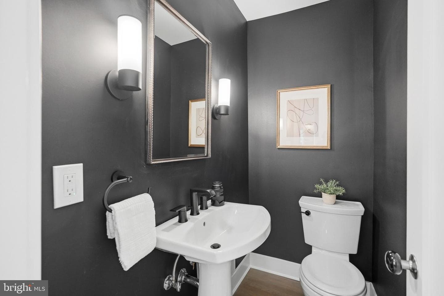 3147 Tennyson Street NW photo 21