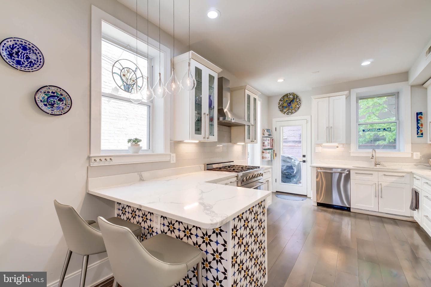 1211 Constitution Avenue NE photo 3