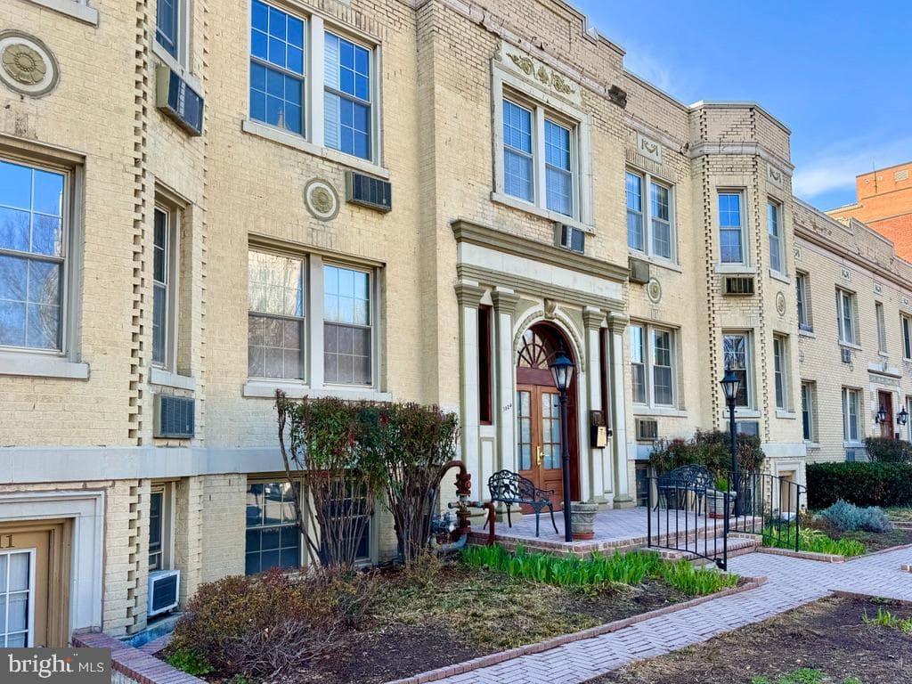 3024 Wisconsin Avenue NW #207 photo 23