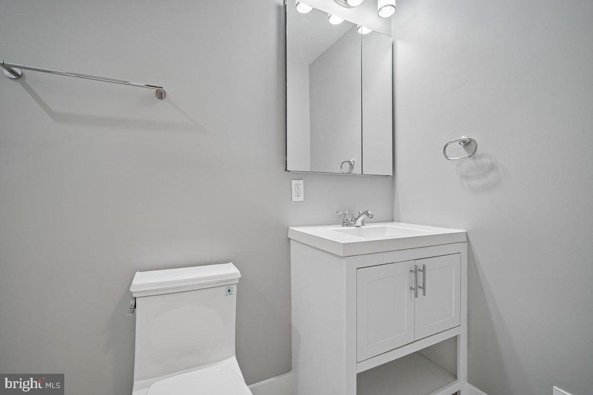 742 Irving Street NW photo 31