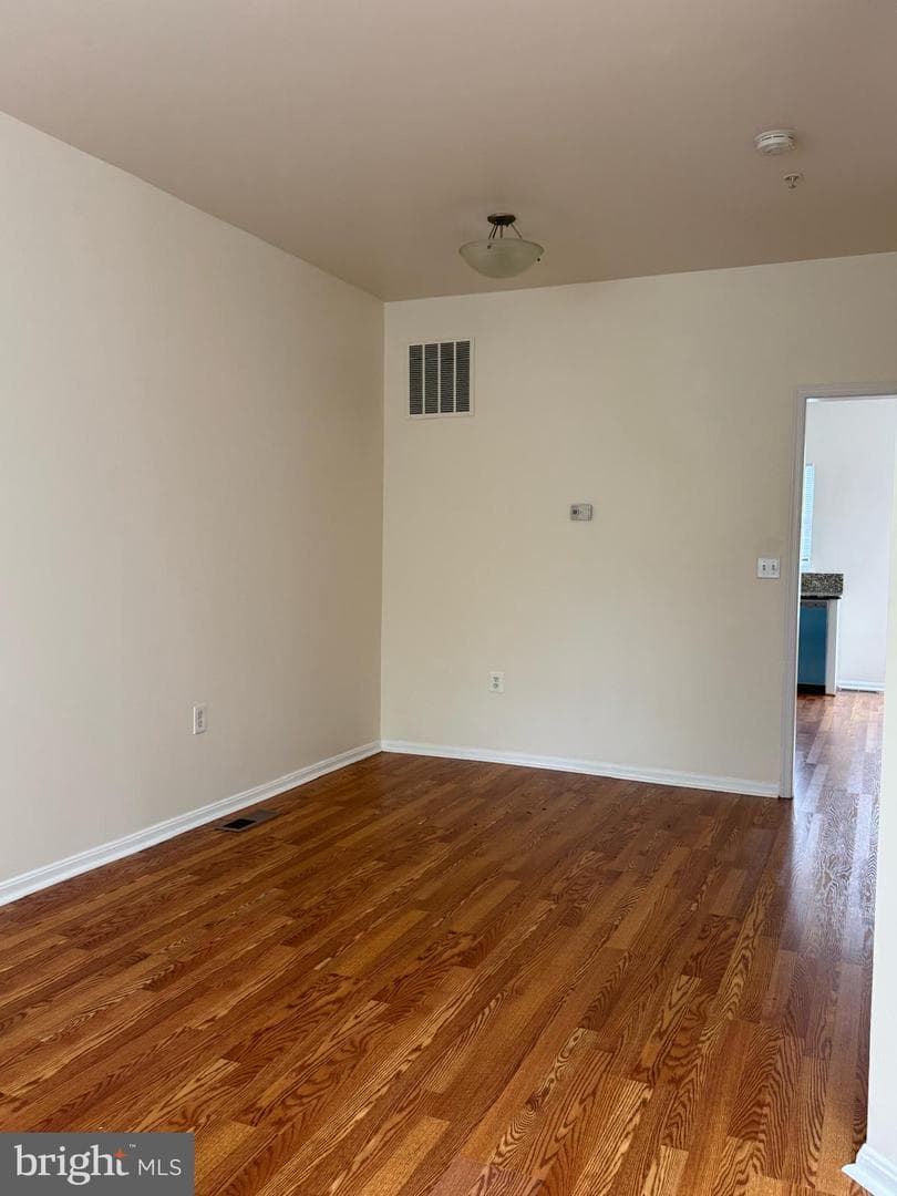 1512 Tanner Court SE photo 5