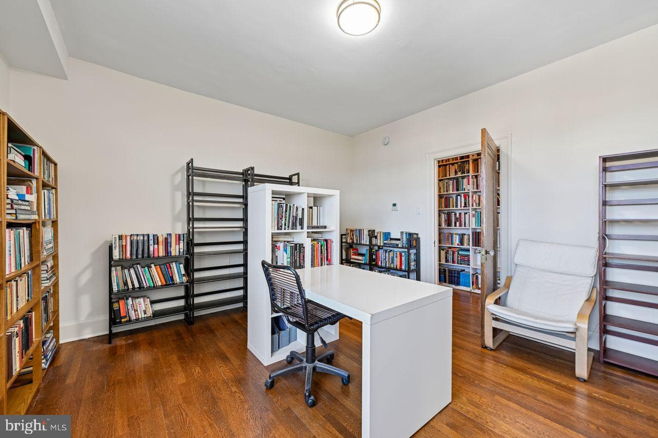 1661 Crescent Place NW #502 photo 30