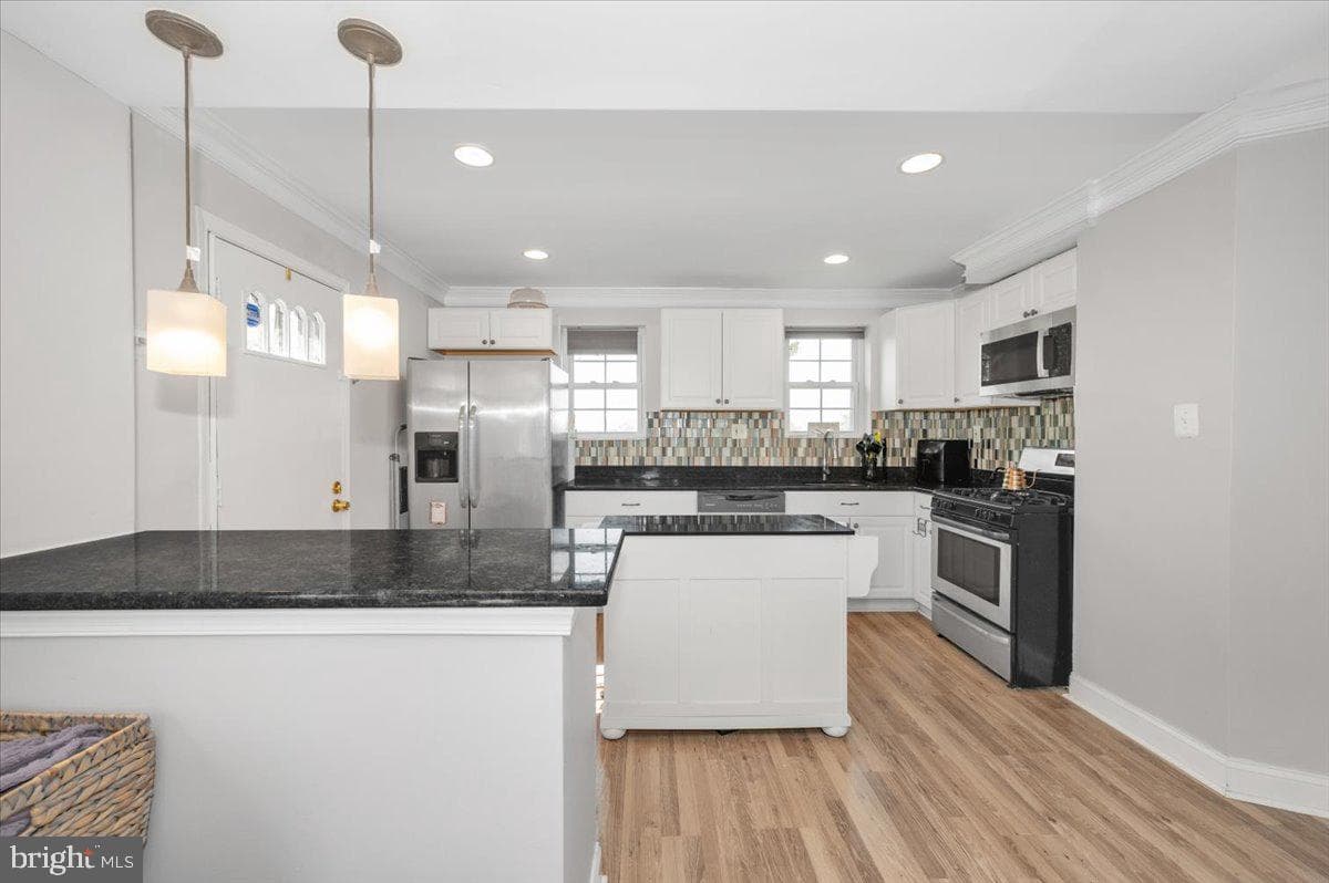 5124 Just Street NE photo 6