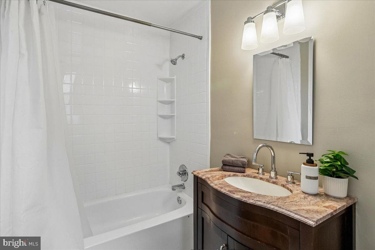 2129 Florida Avenue NW #407 photo 25