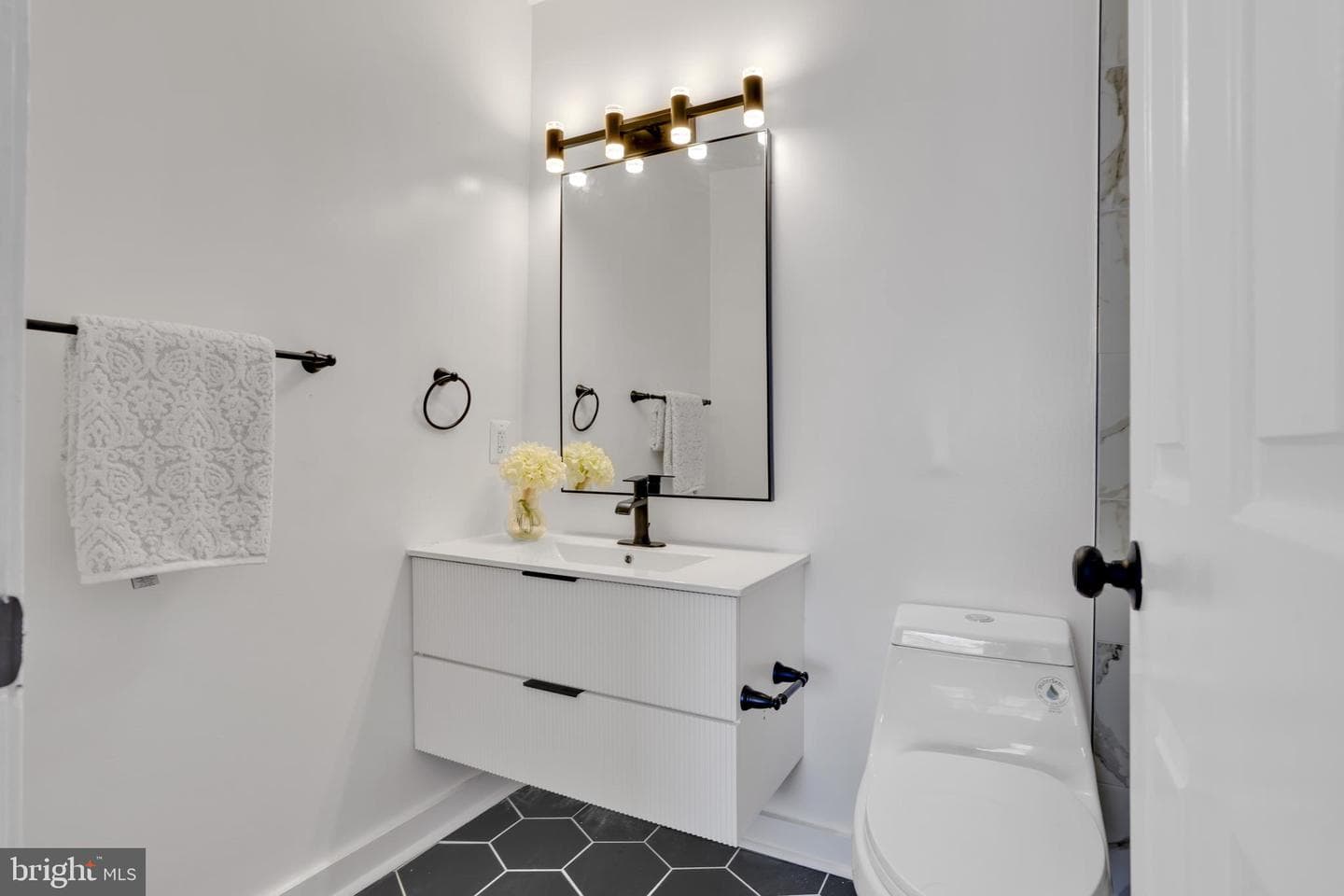 4339 Massachusetts Avenue NW #4339 photo 18