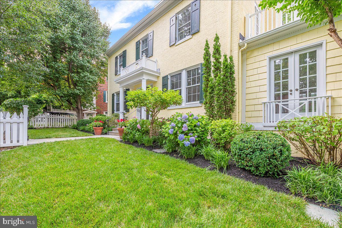 3001 Mckinley Street NW photo 8