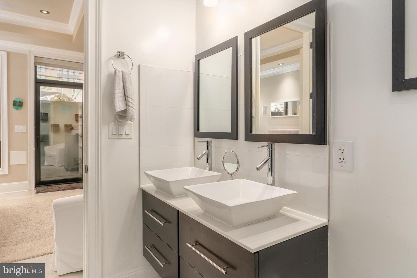 2464 Ontario Road NW #1 photo 10