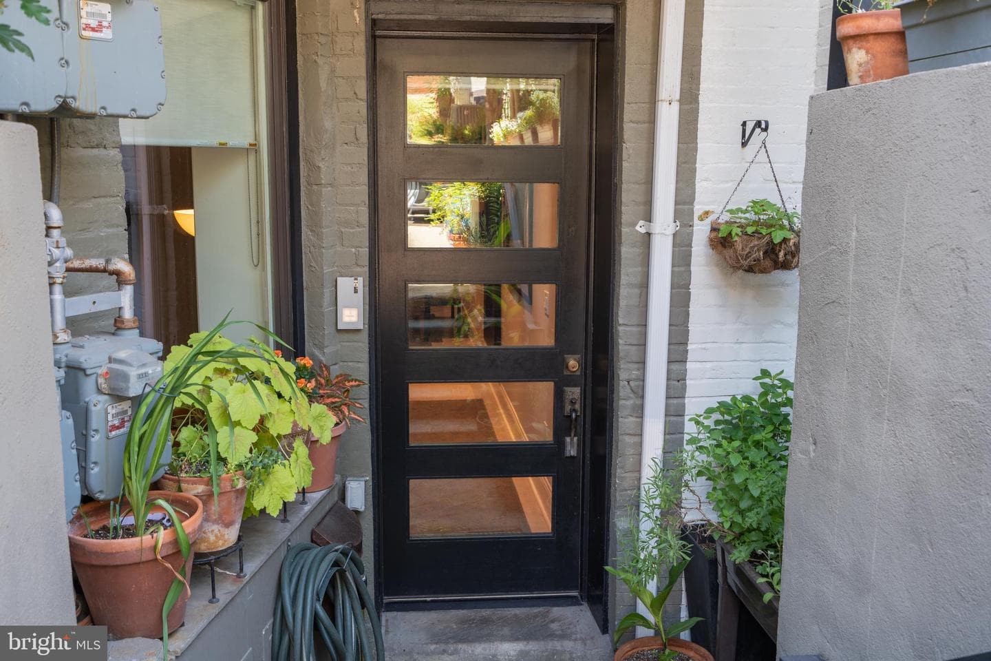 2464 Ontario Road NW #1 photo 21