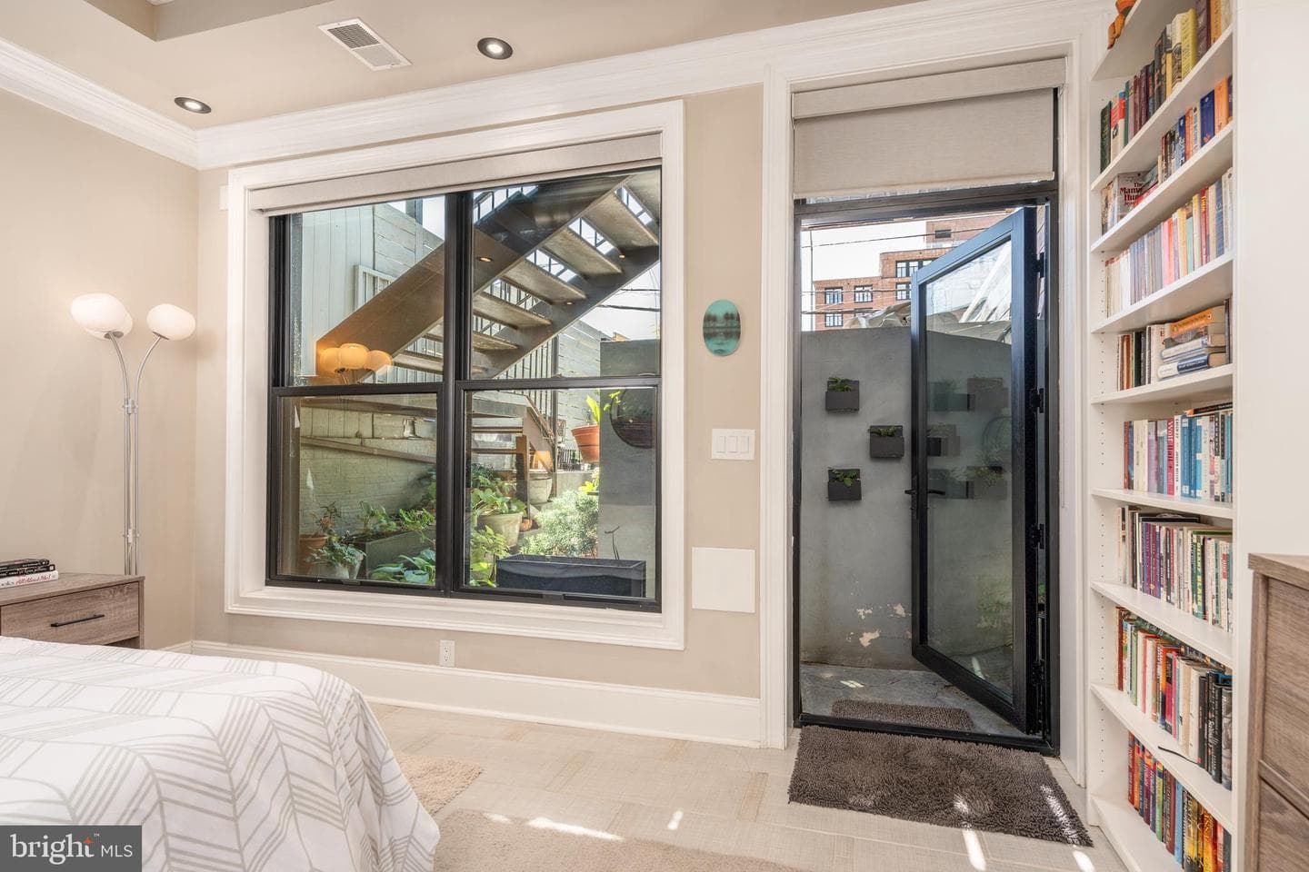 2464 Ontario Road NW #1 photo 8