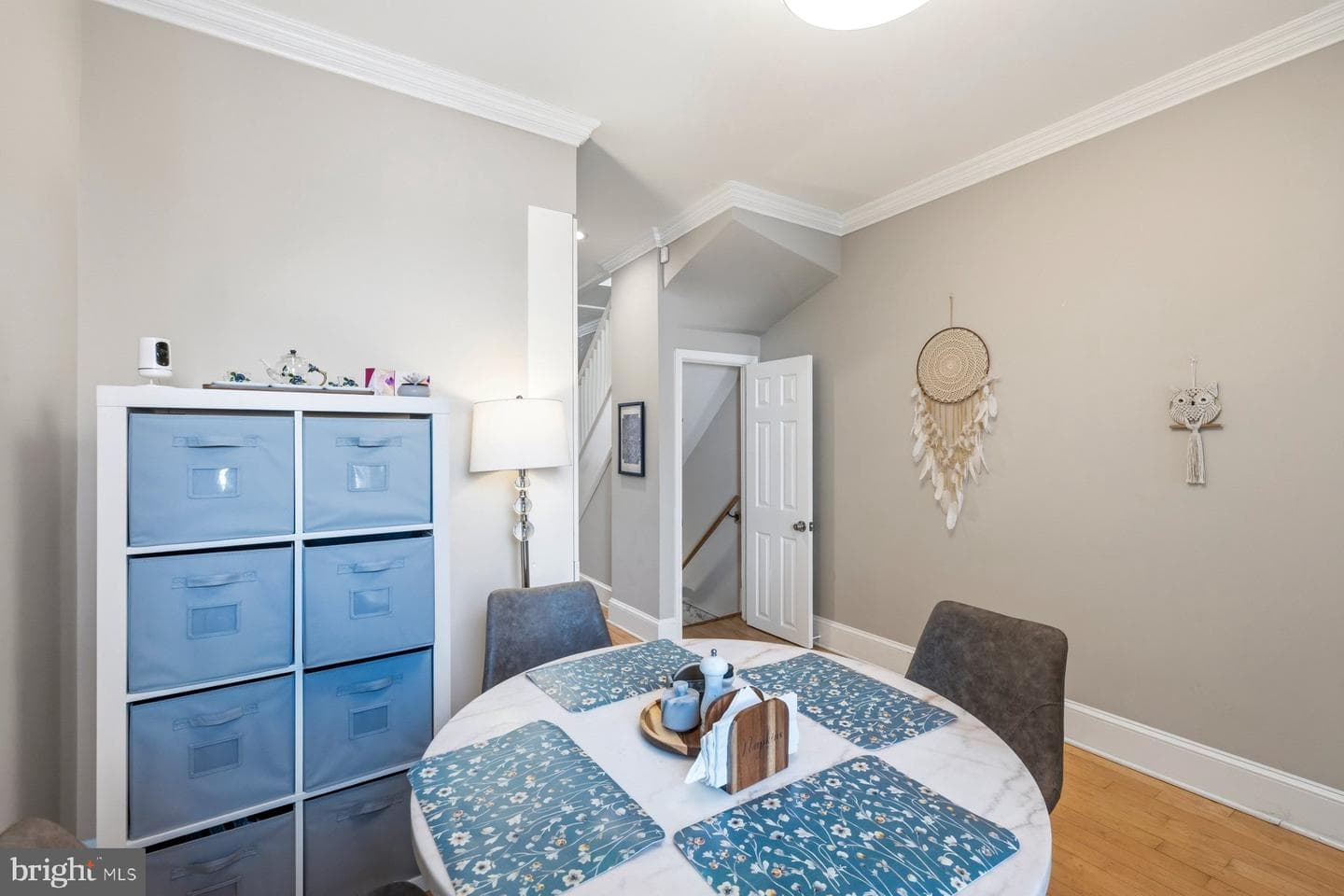 627 Gresham Place NW photo 8