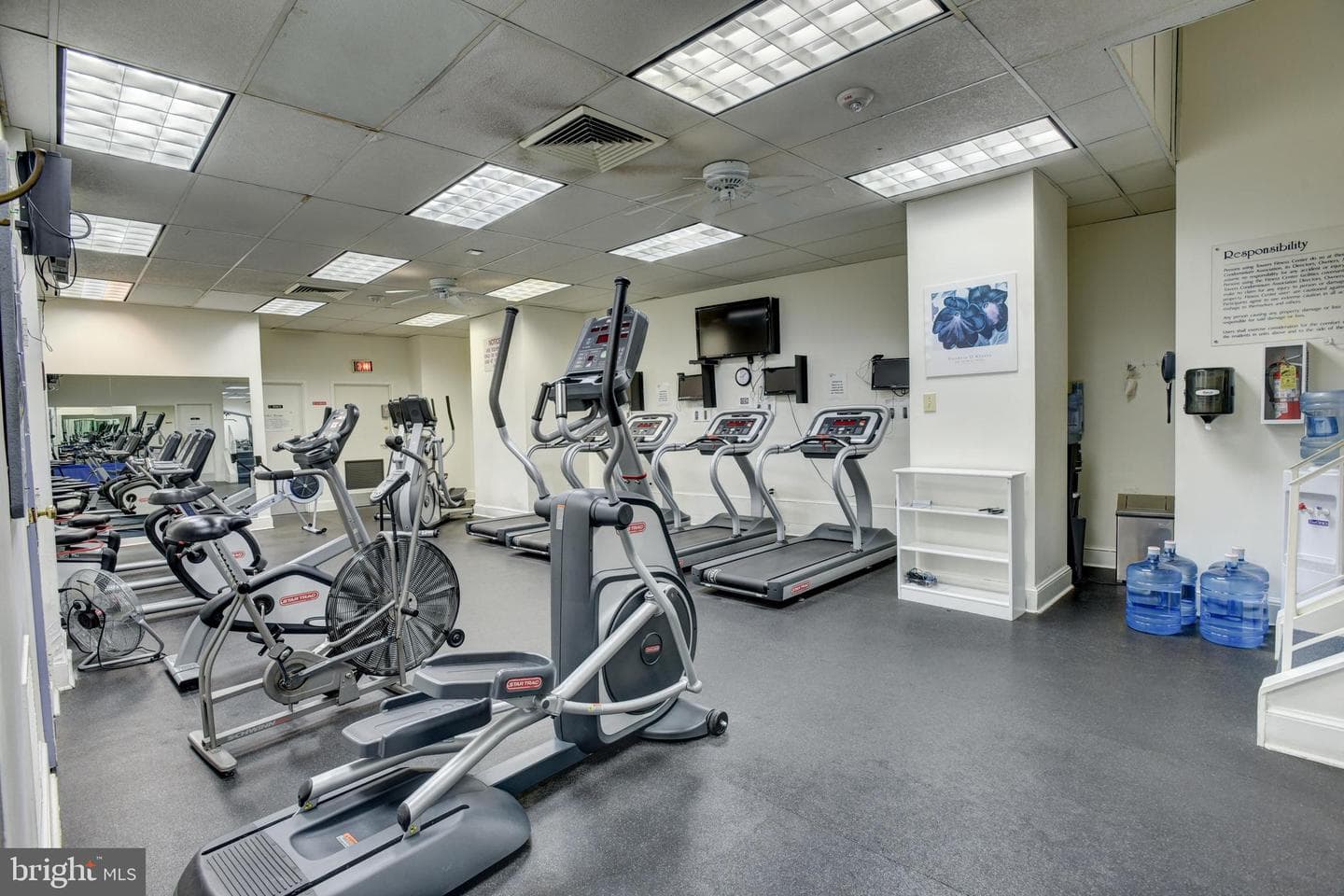 4201 Cathedral Avenue NW #124e photo 44