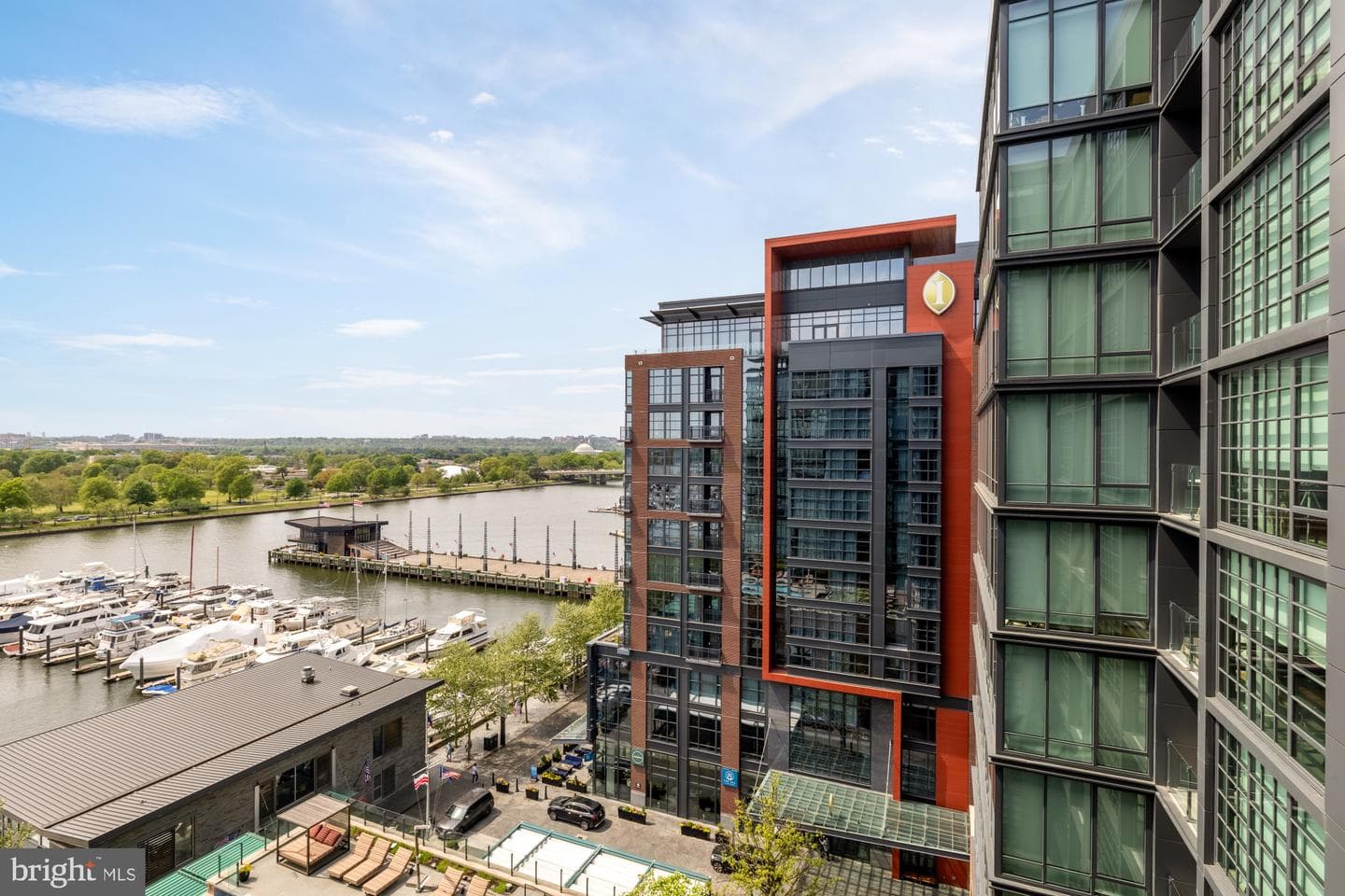 45 Sutton Square SW #906, Washington