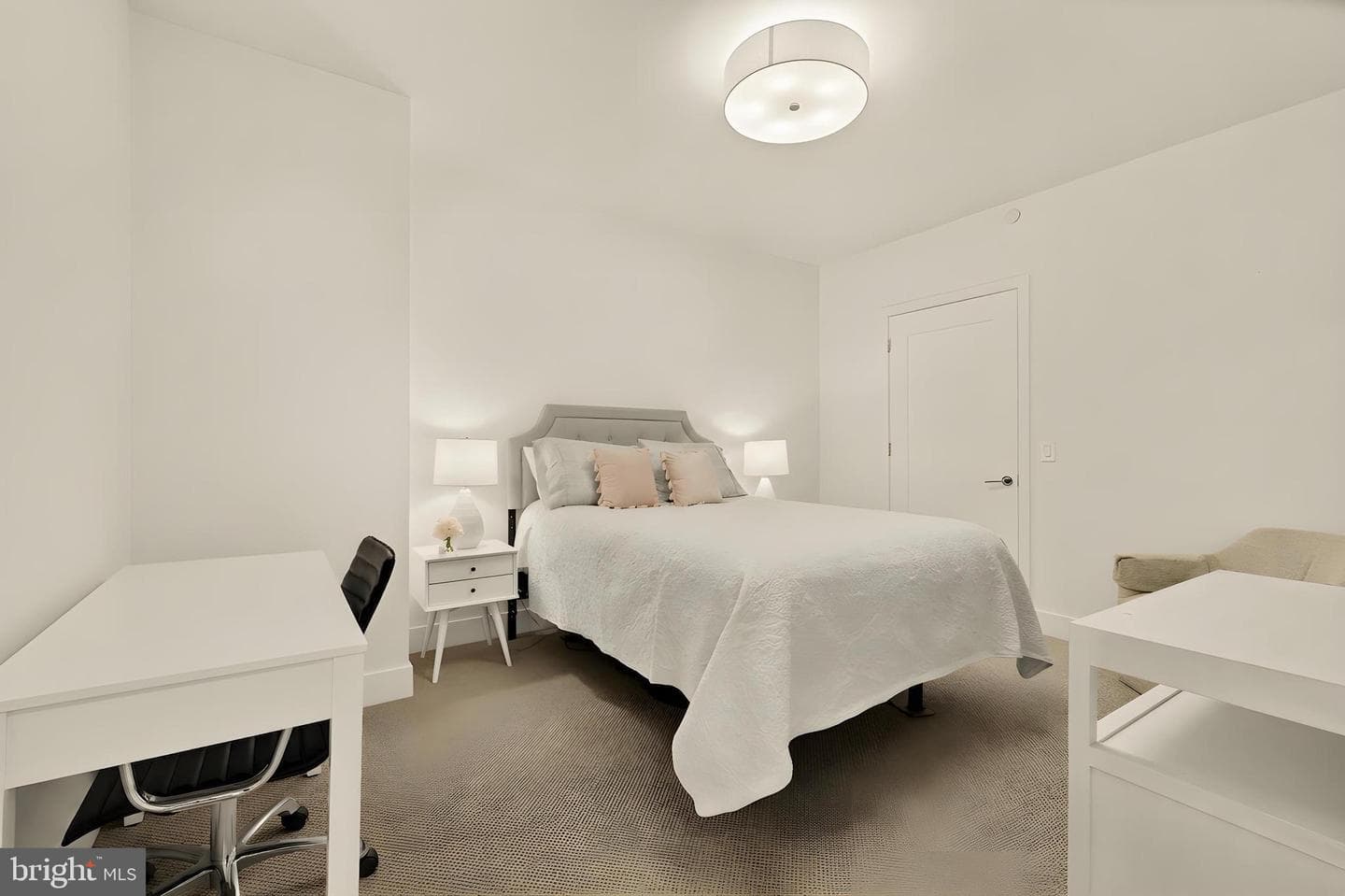 45 Sutton Square SW #906 photo 22