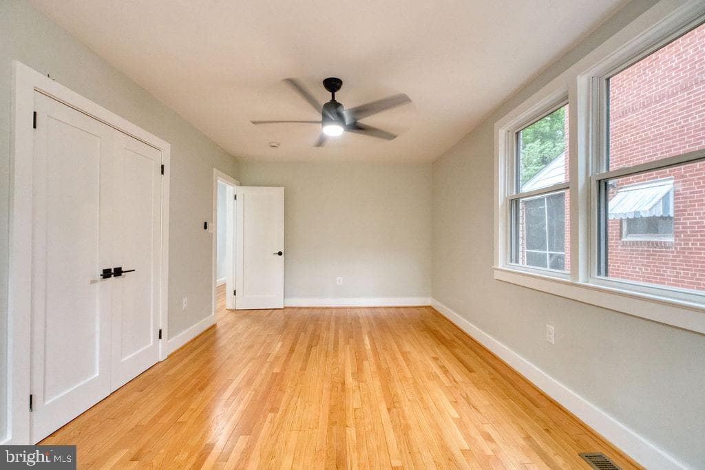 1361 Branch Avenue SE photo 29