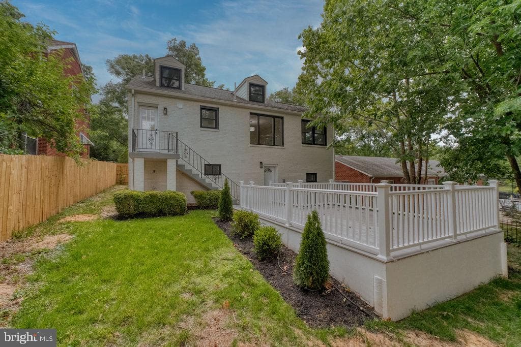 1361 Branch Avenue SE photo 42
