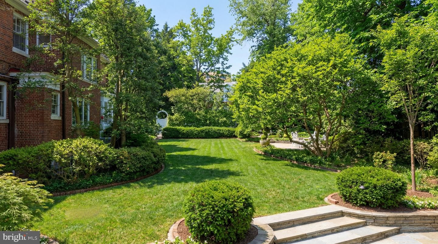 3609 Edmunds Street NW photo 40