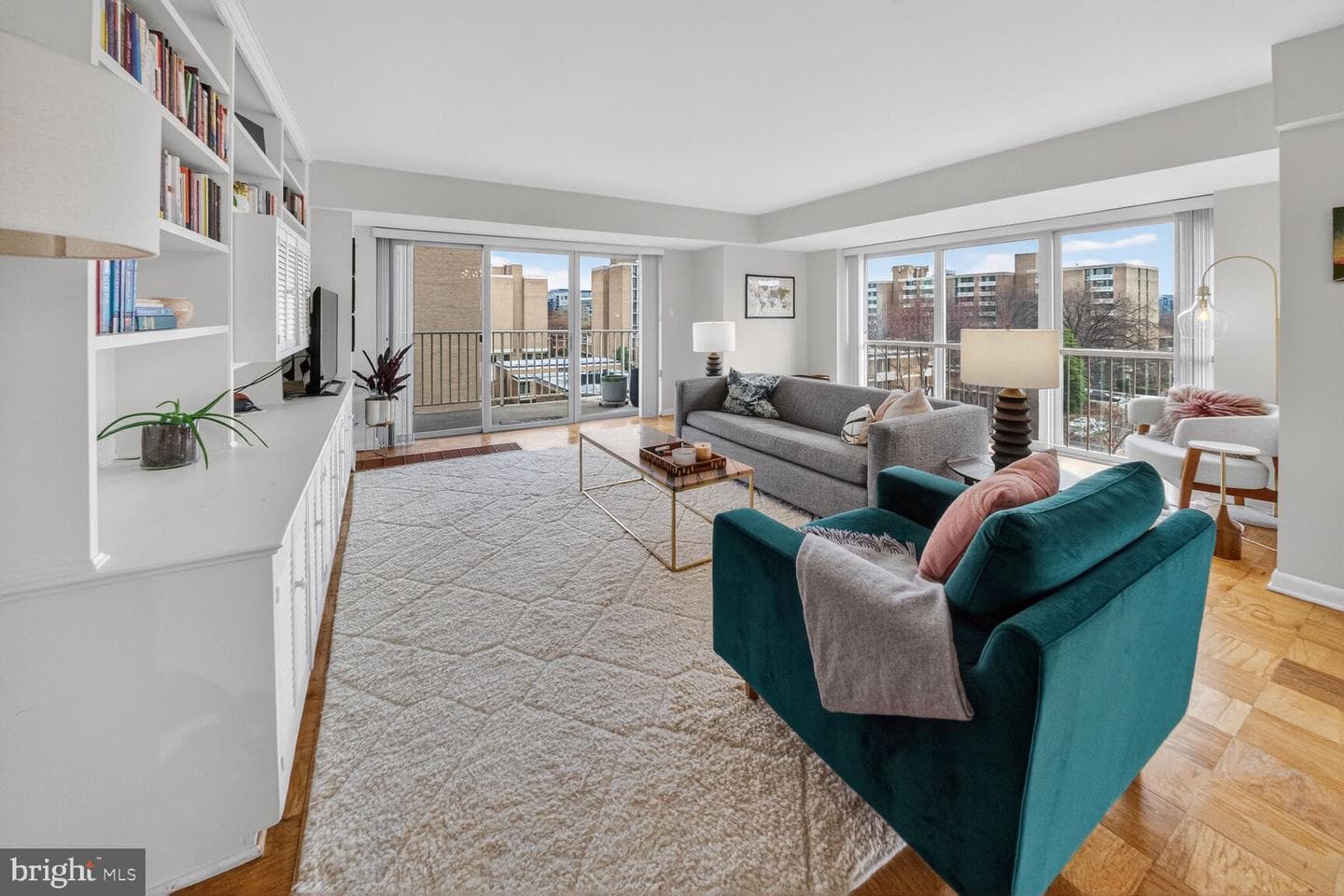 560 N SW #n615, Washington