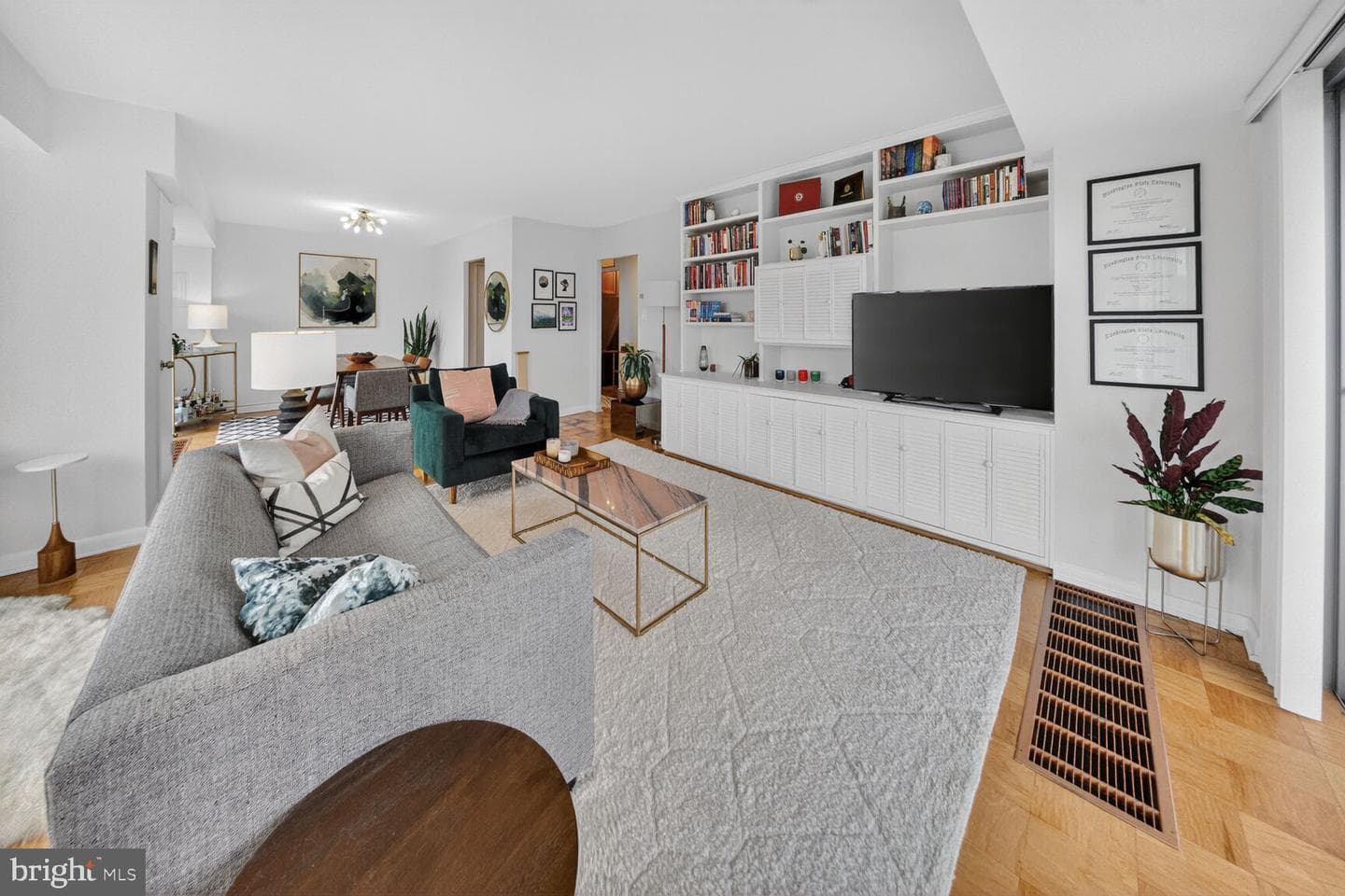 560 N SW #n615, Washington