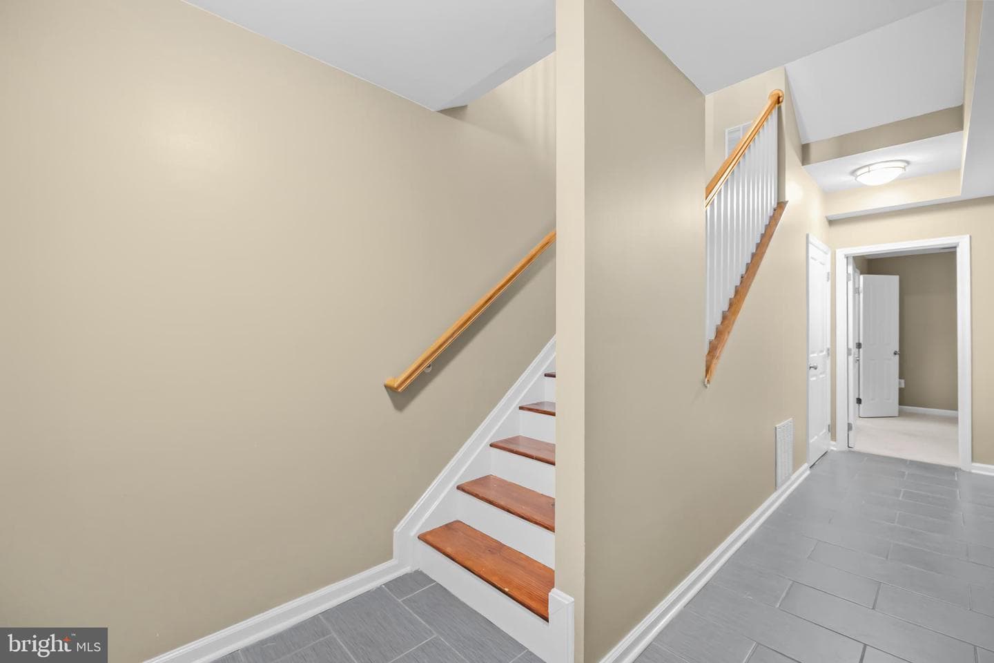 427 Woodcrest Drive SE photo 27