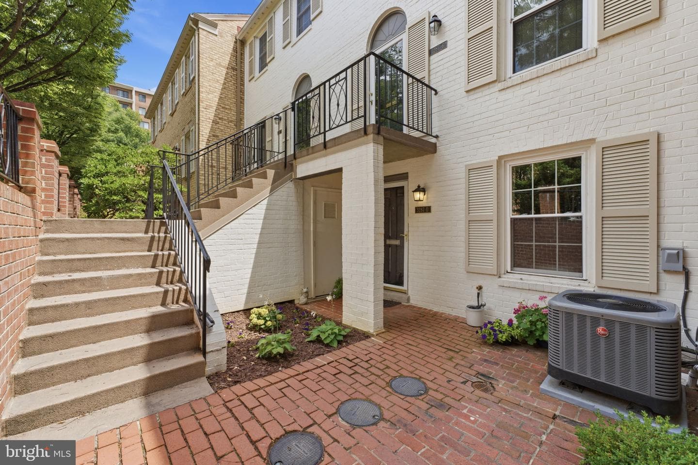 3287 Sutton Place NW #d photo 5