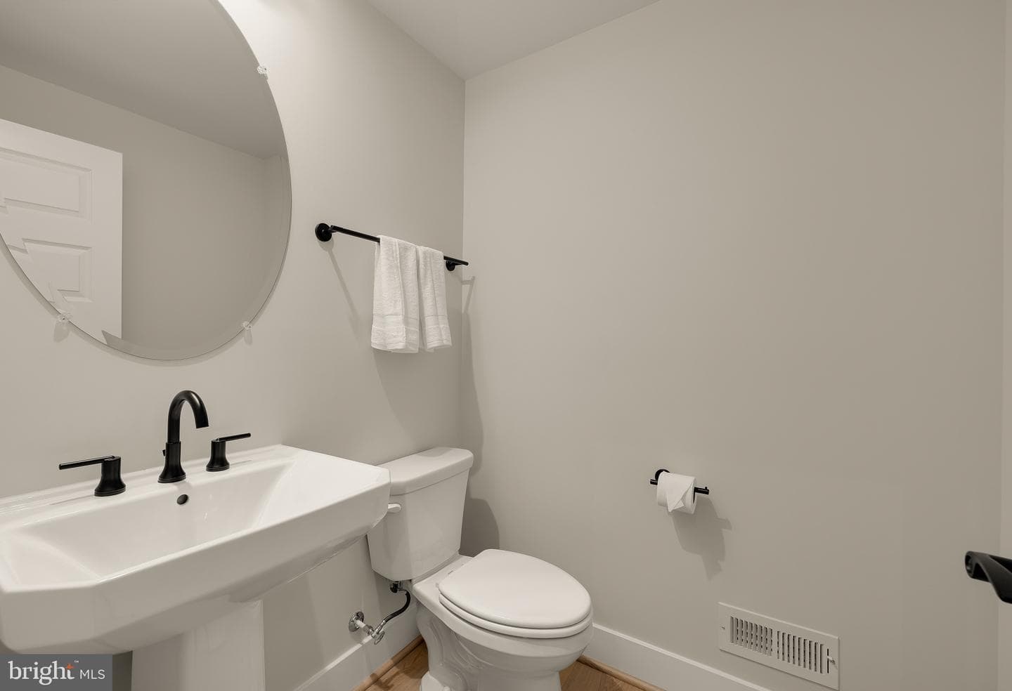 452 Altezza Drive NE photo 30