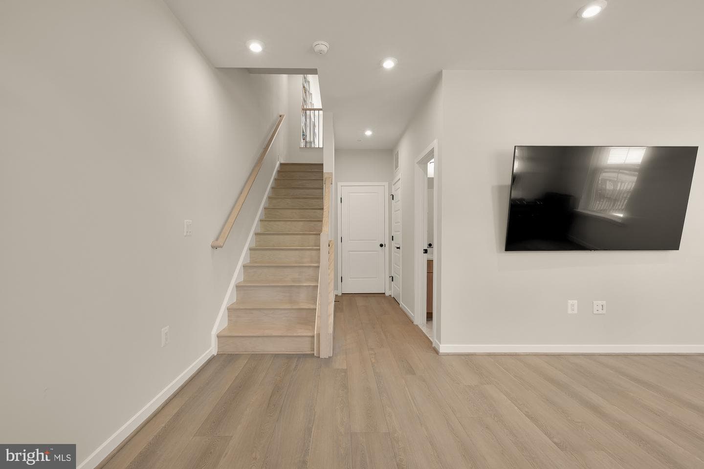 452 Altezza Drive NE photo 8