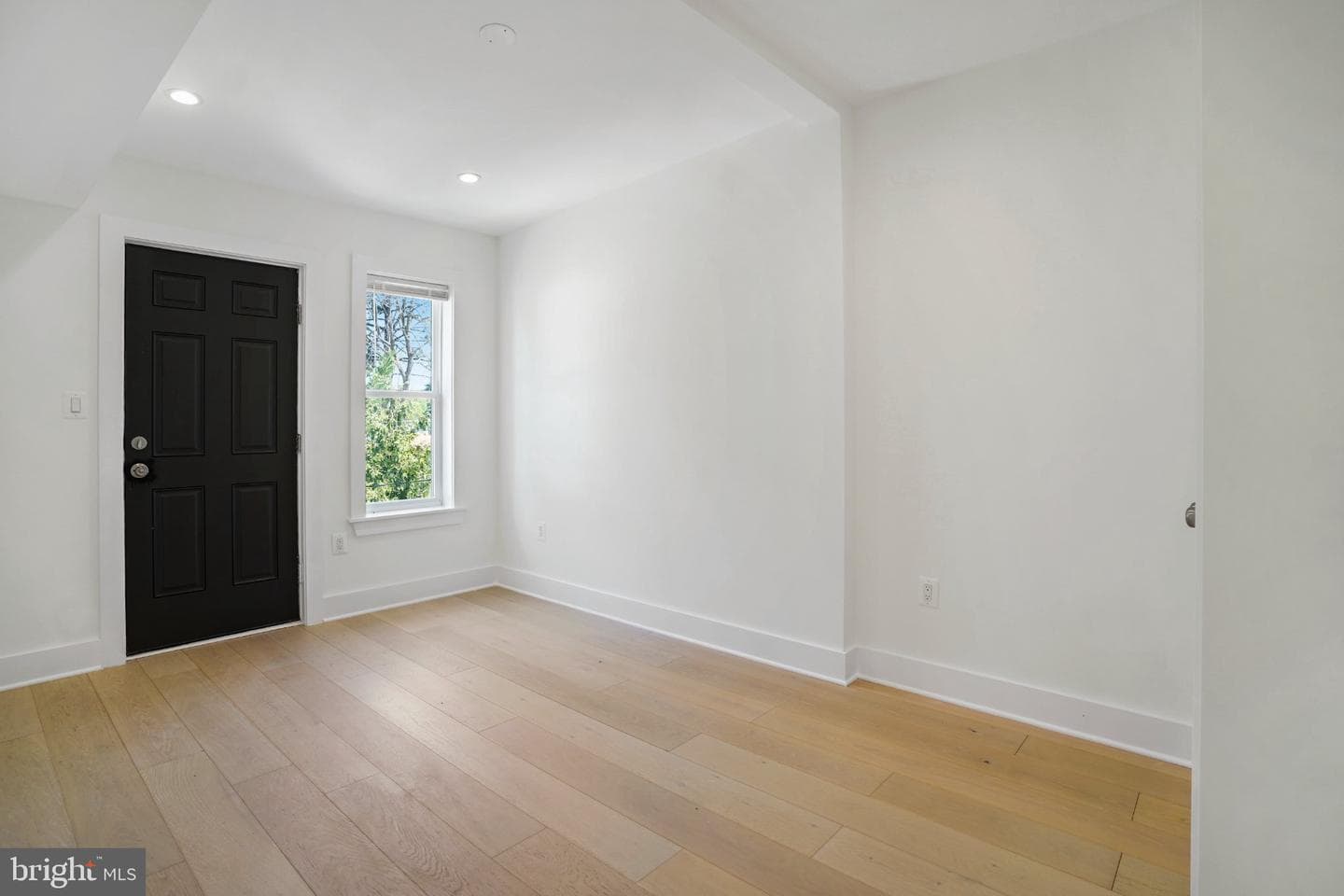 112 V Street NE photo 16