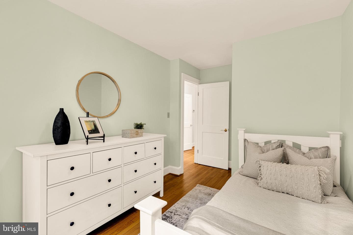 3737 Van Ness Street NW photo 33