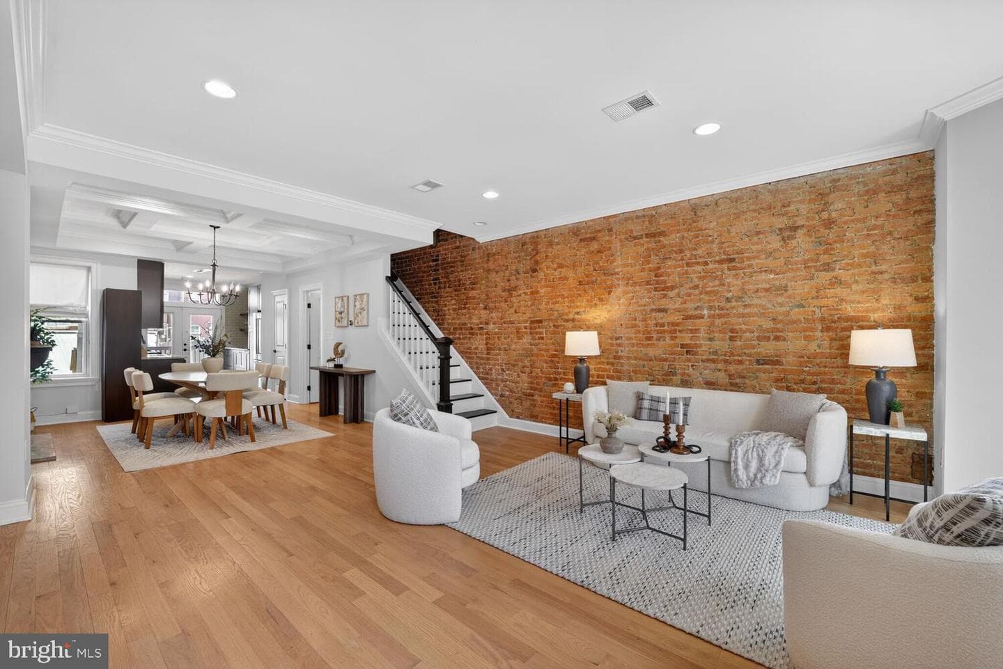 131 NW P Street NW photo 3