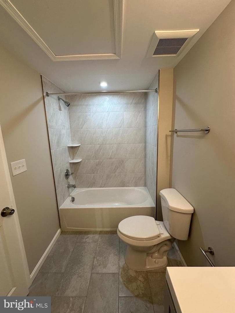 1812 H Place NE #104 photo 5