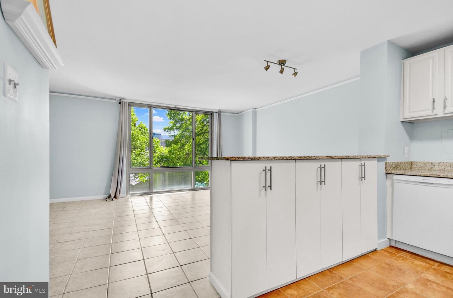 950 25th Street NW #605n photo 3