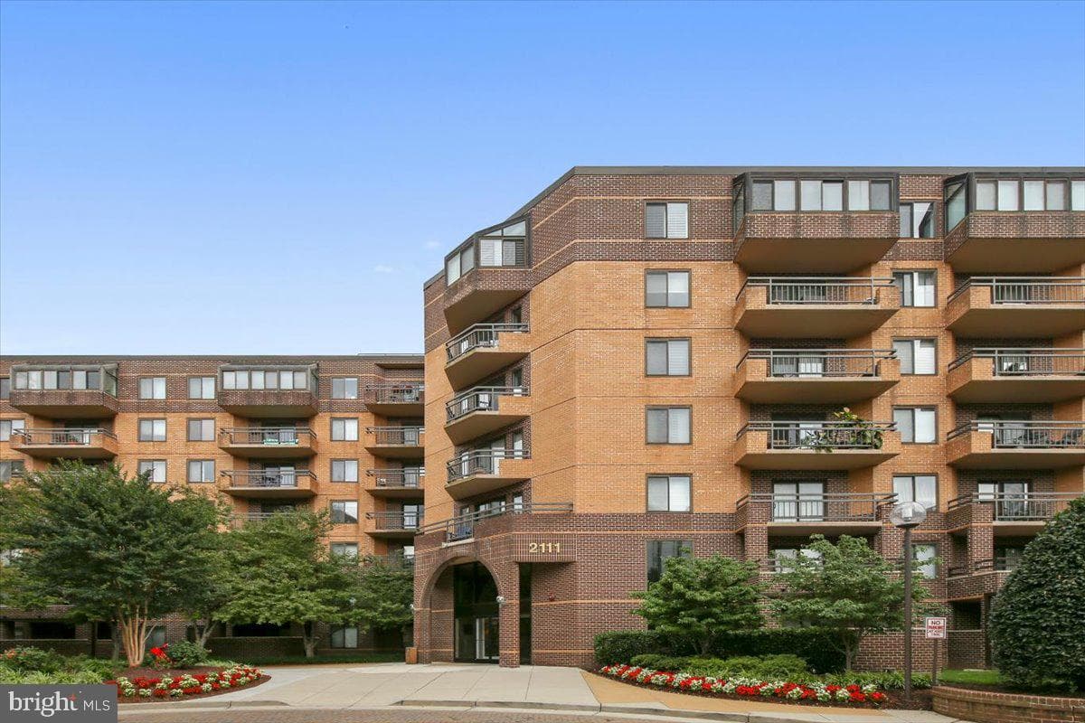 2111 Wisconsin Avenue NW #118, Washington