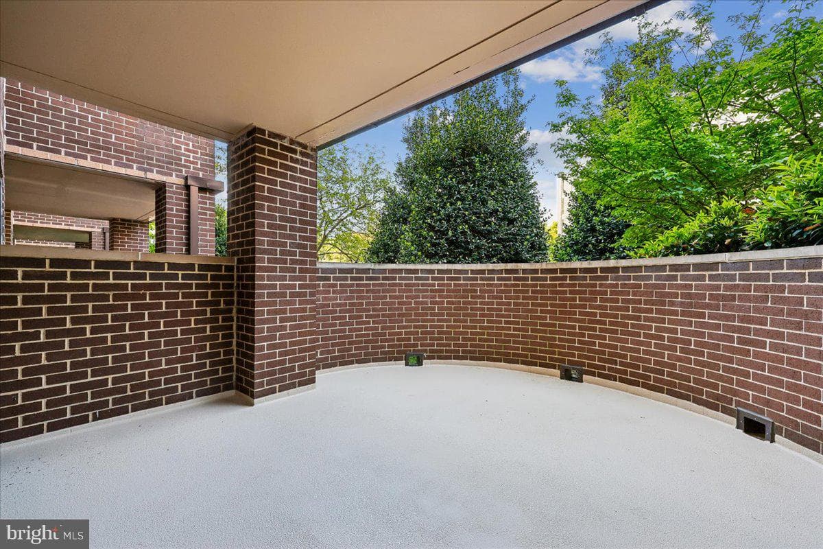 2111 Wisconsin Avenue NW #118 photo 38