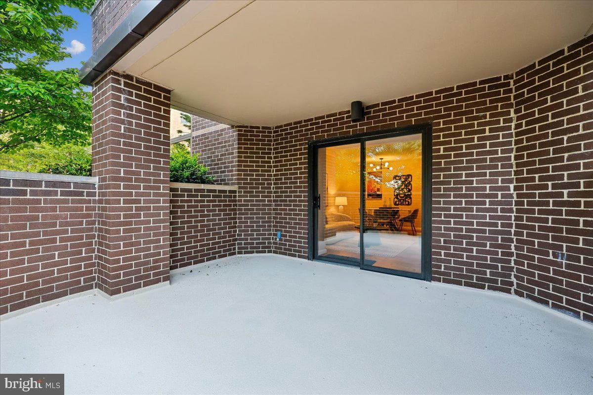 2111 Wisconsin Avenue NW #118 photo 40