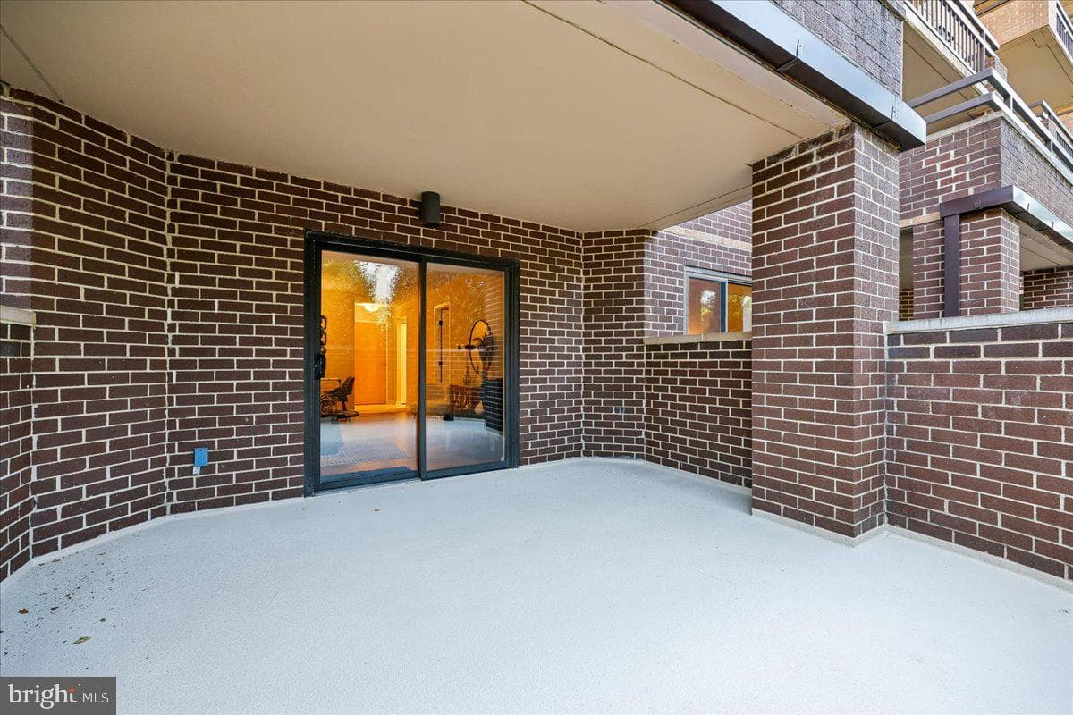 2111 Wisconsin Avenue NW #118 photo 41