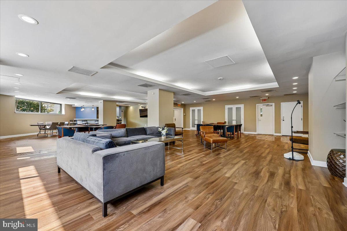 2111 Wisconsin Avenue NW #118 photo 44