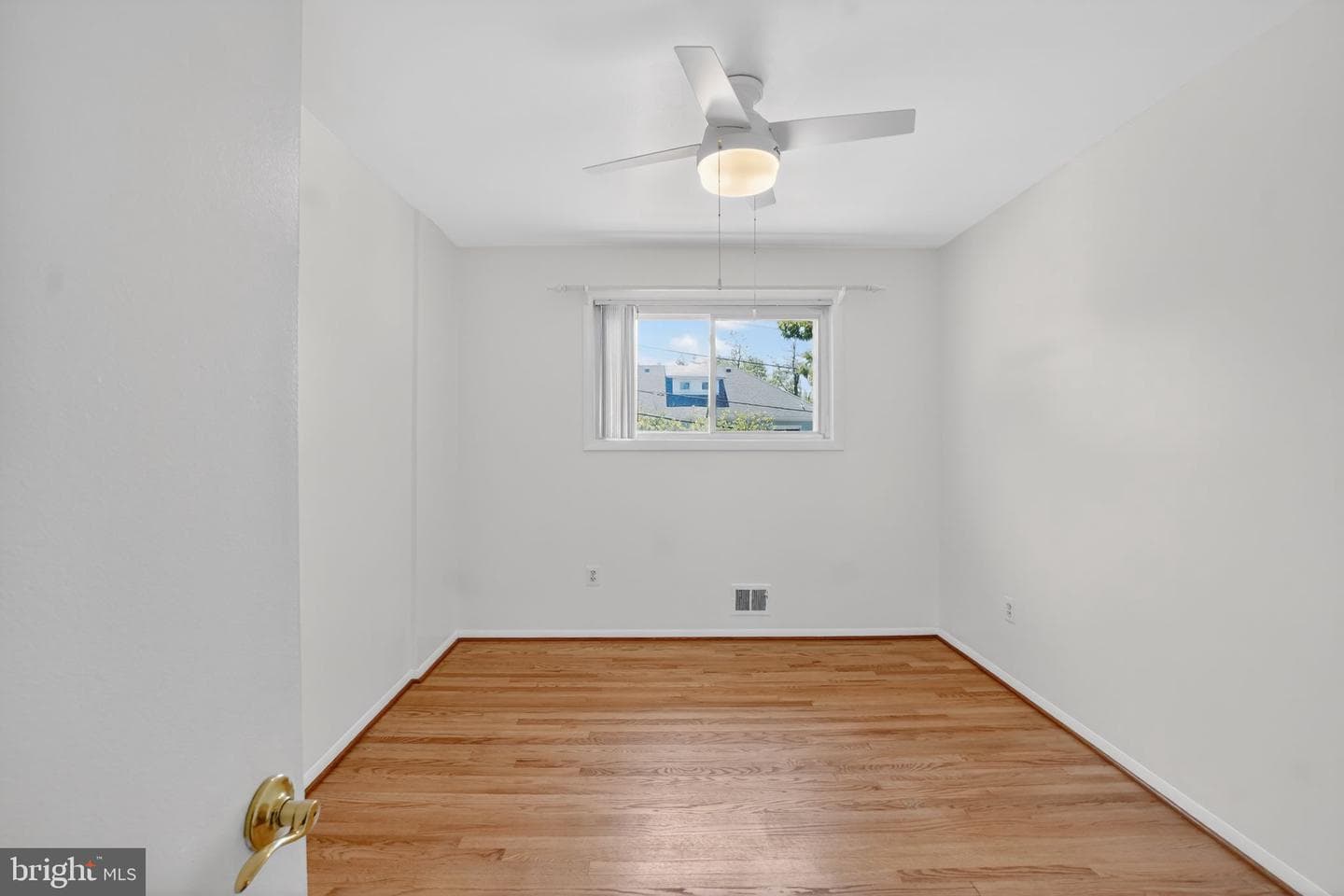 109 Van Buren Street NW photo 21