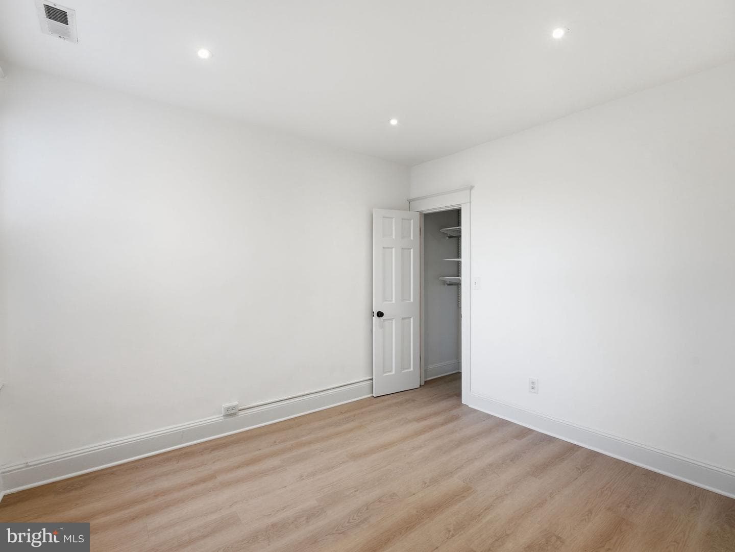 2111 4th Street NE photo 19