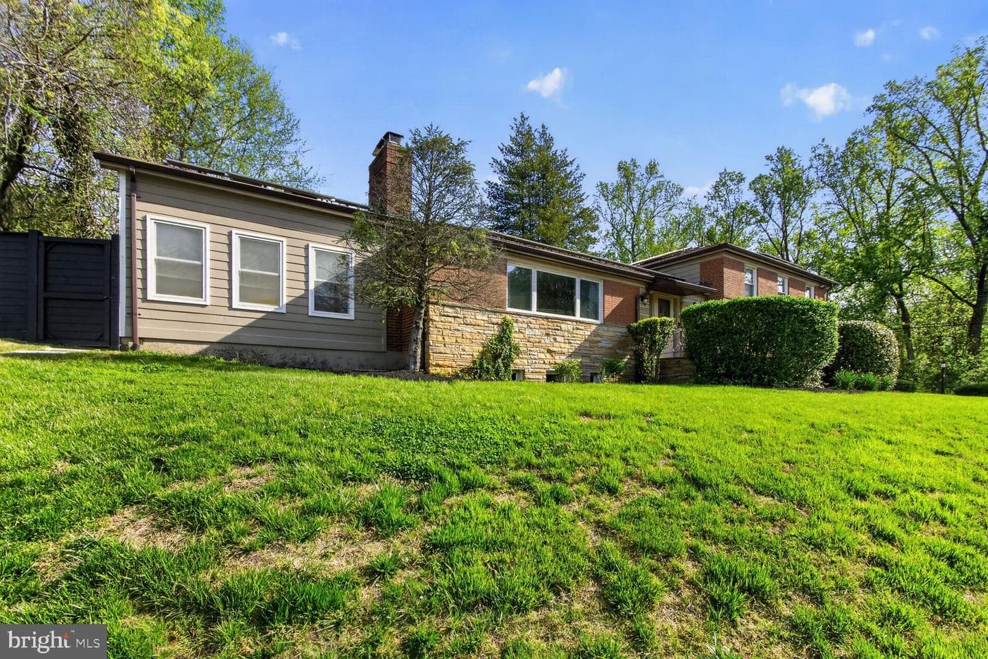 1801 Primrose Road NW photo 46