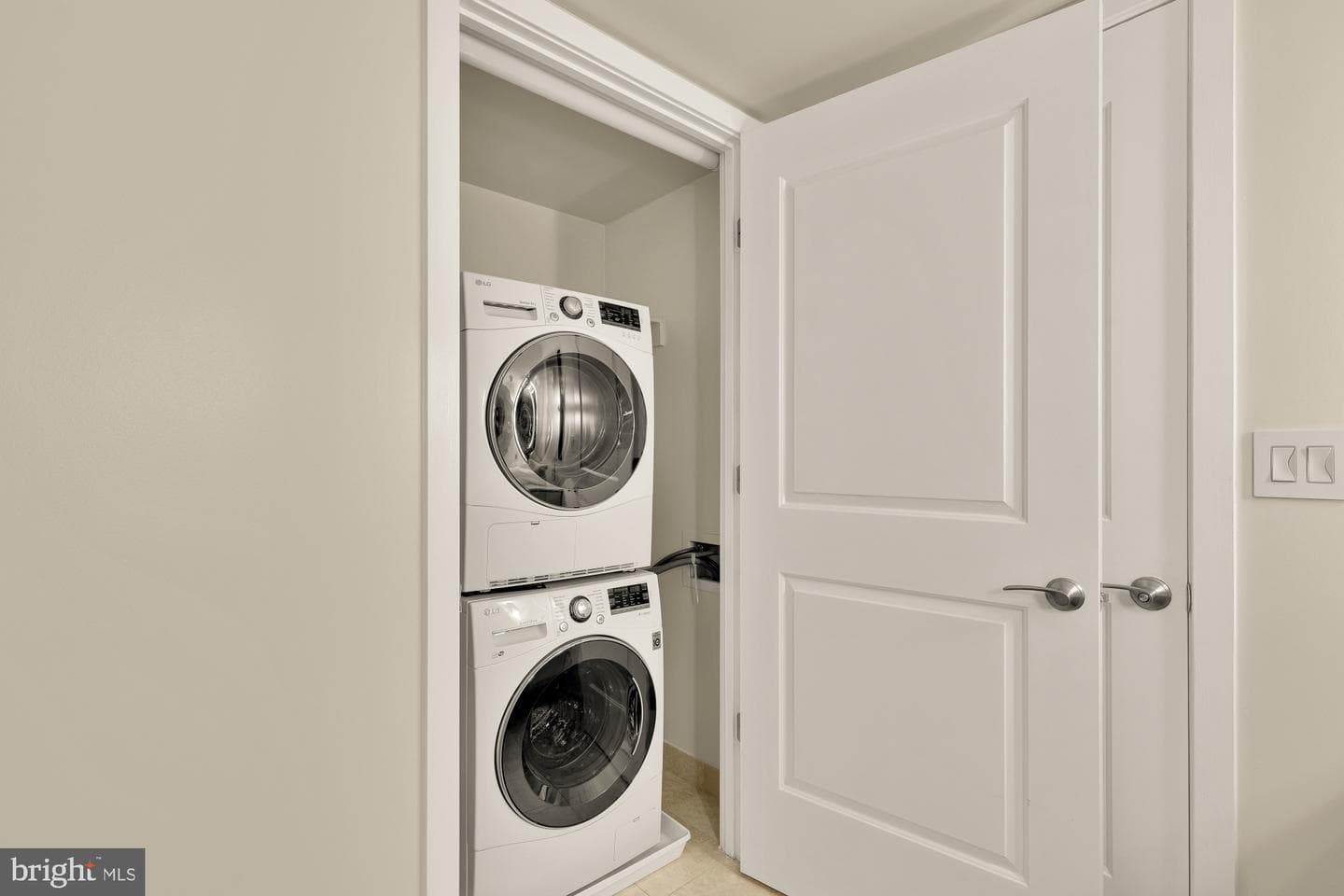 1025 1st Street SE #510 photo 16