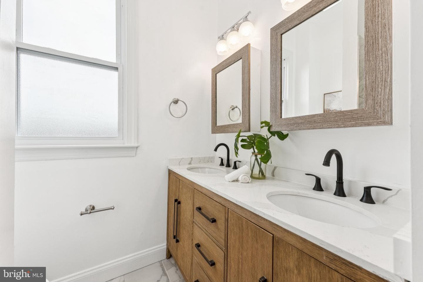 2105 4th Street NE photo 24