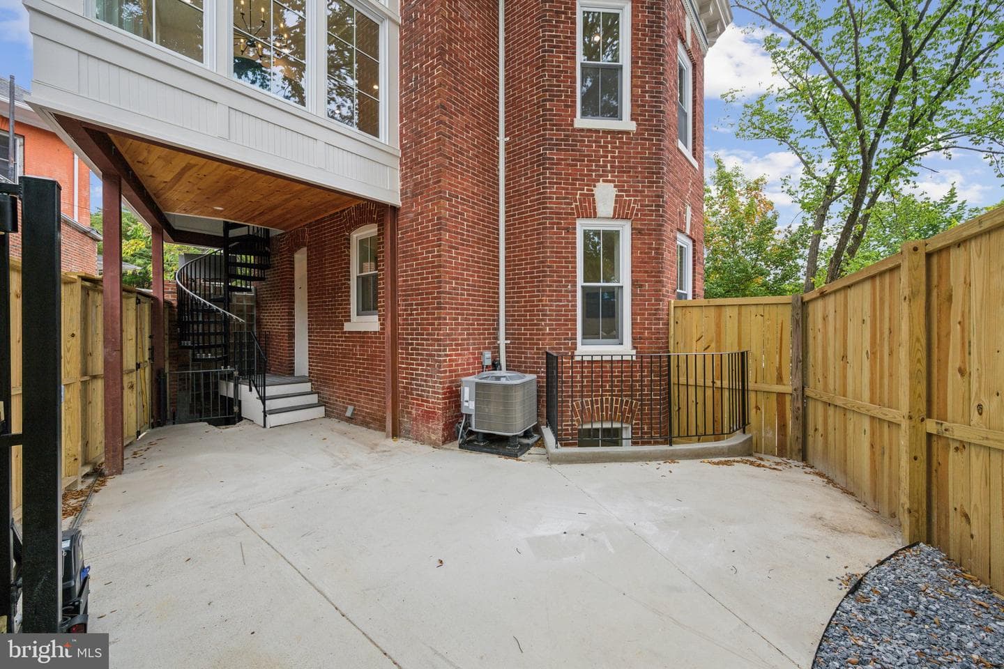 1614 Kilbourne Place NW #2 photo 37
