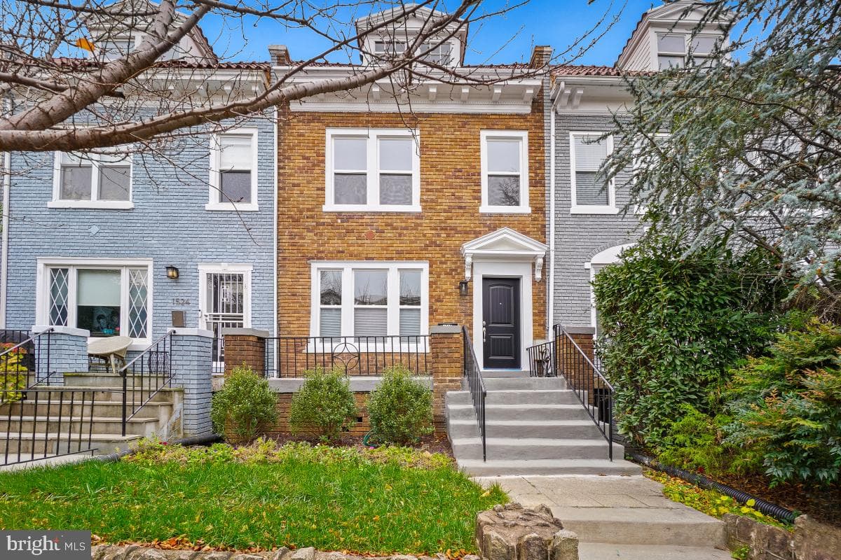 1526 Spring Place NW, Washington