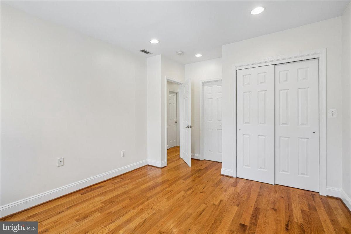 1339 C Street NE photo 12