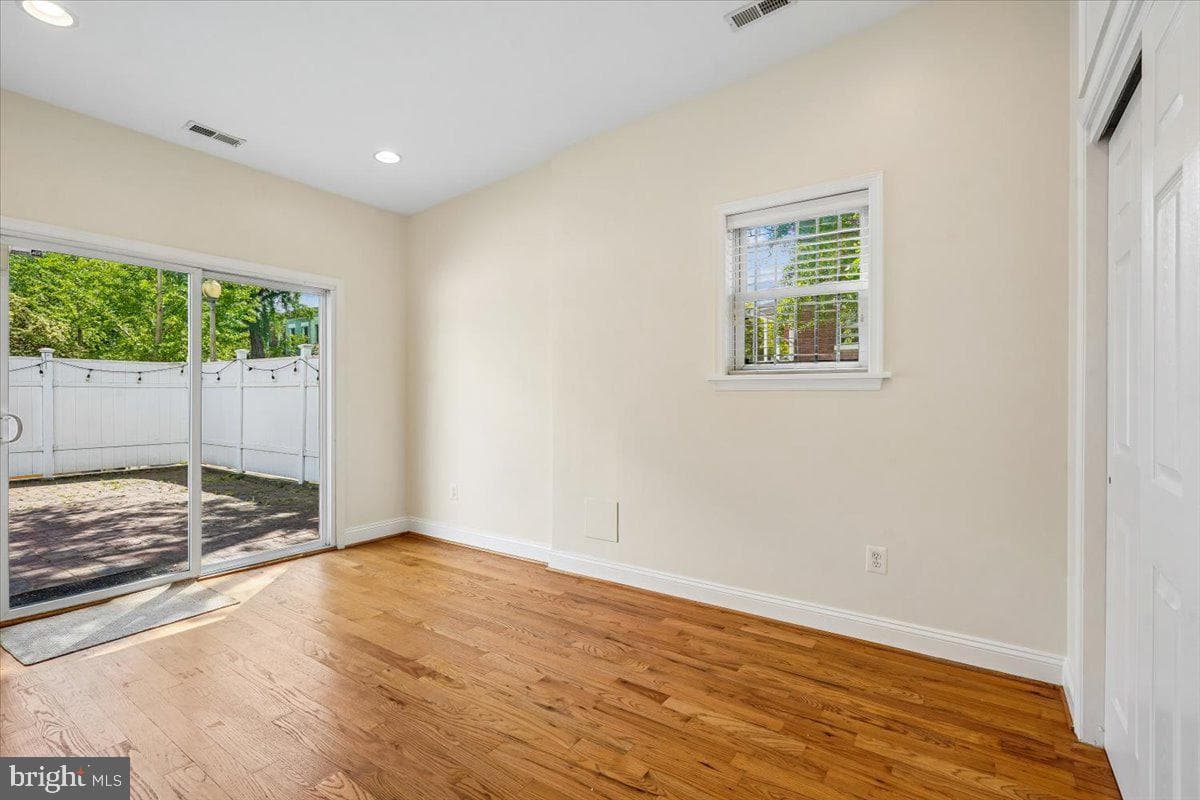 1339 C Street NE photo 18