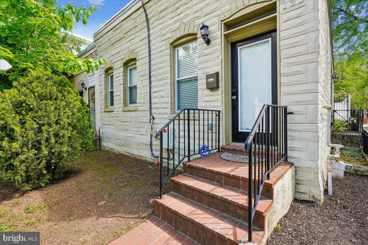 1339 C Street NE, Washington