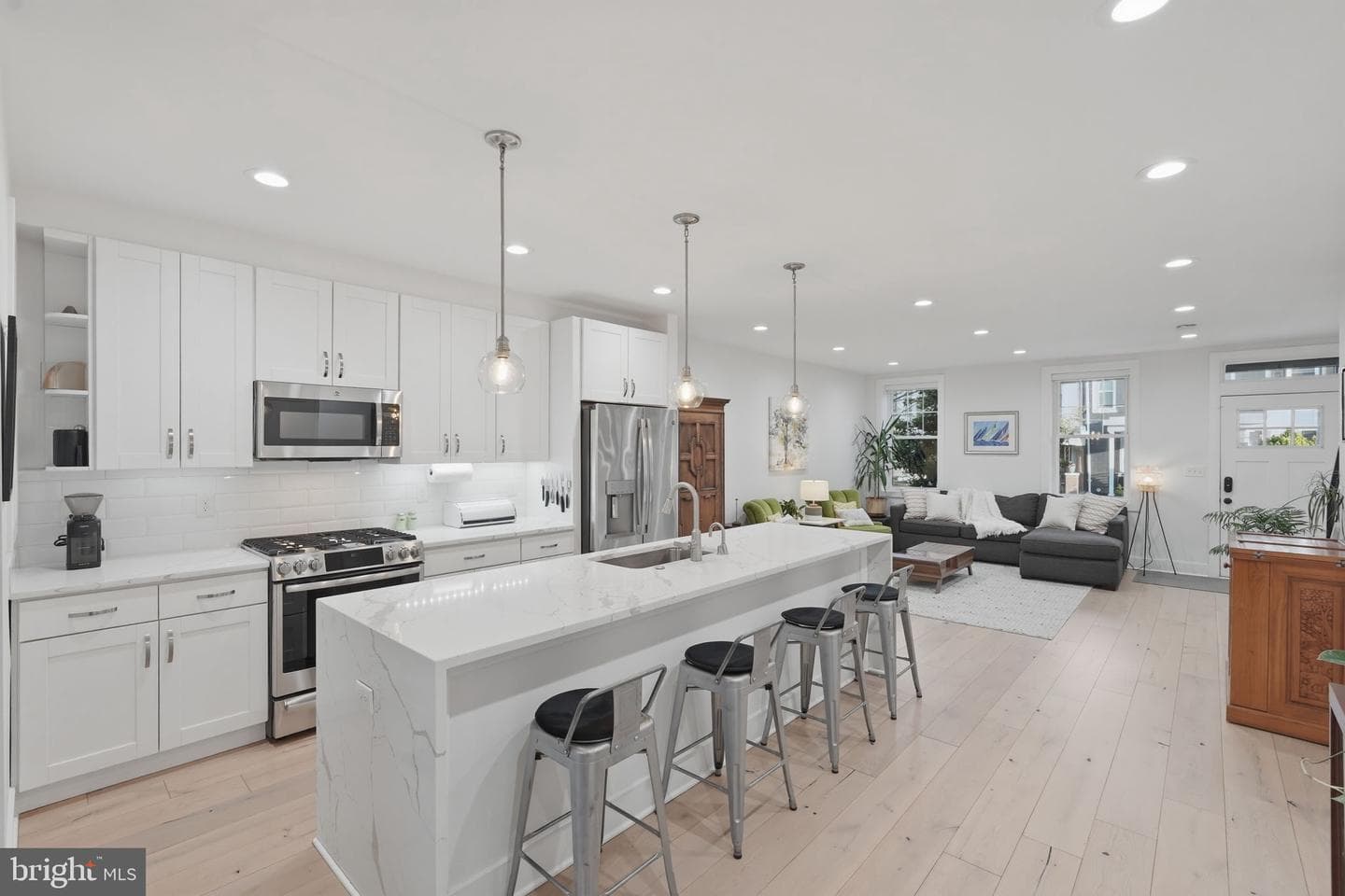 445 Kenyon Street NW photo 8