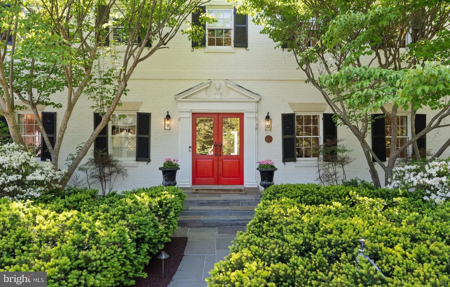 4925 Lowell Street NW photo 2