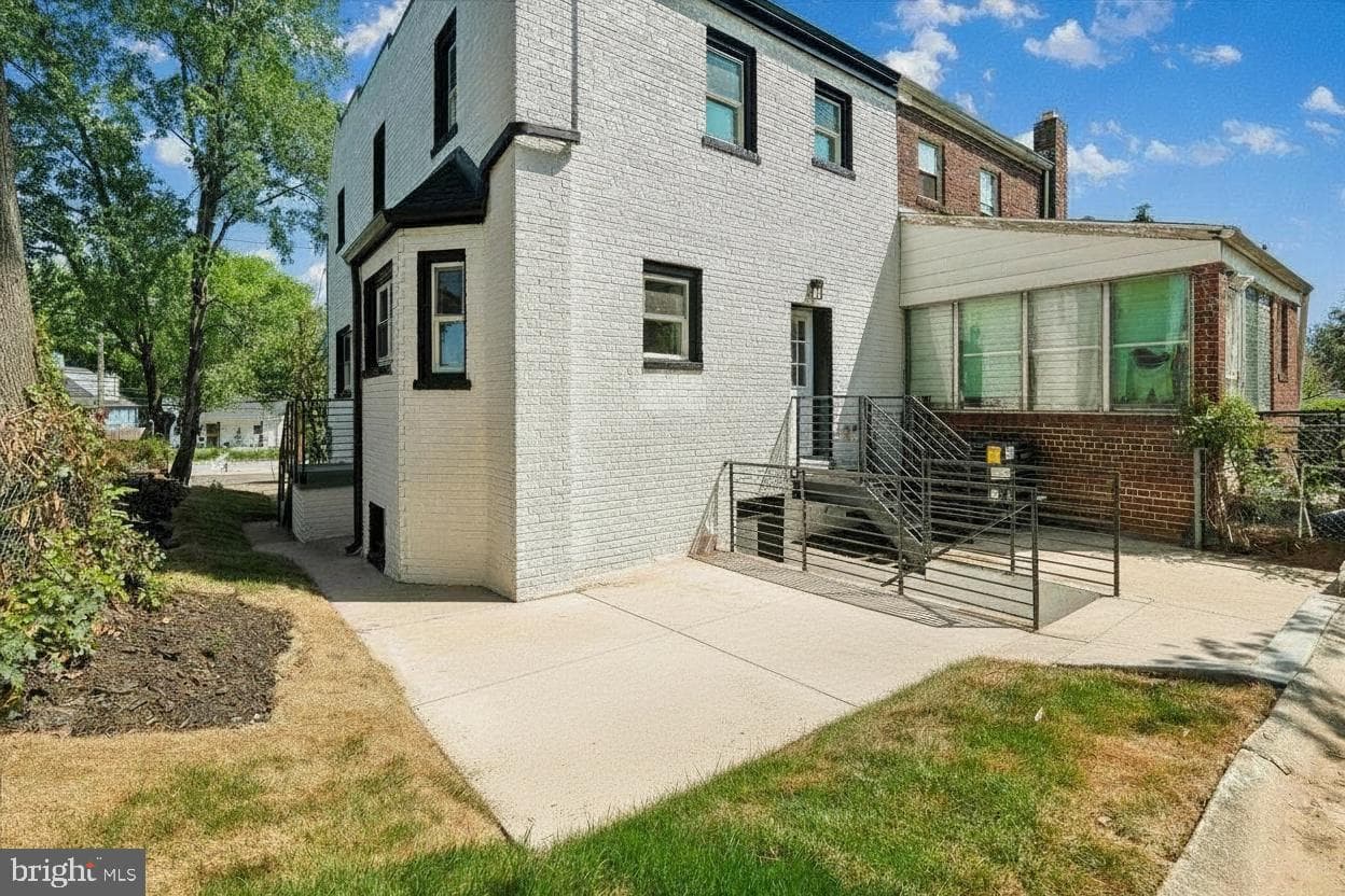 5025 Blaine Street NE photo 38